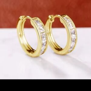 Elegant Gold Hoop Earrings‎ with Clear Stones